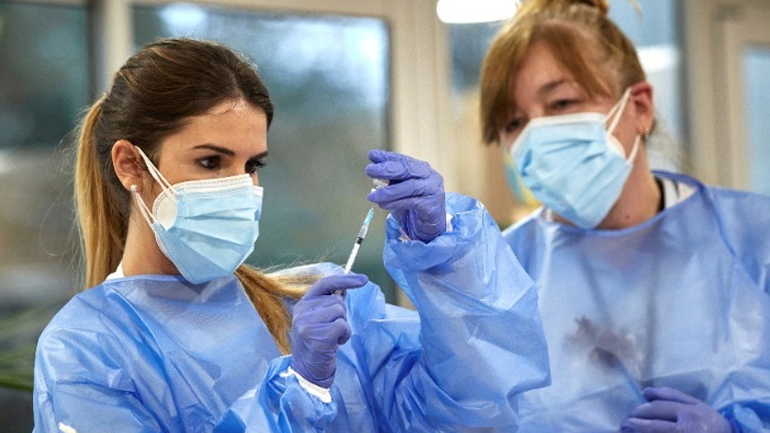 Ιρλανδία: Ισχυρές οι πρώτες ενδείξεις ότι τα εμβόλια έχουν αποτέλεσμα