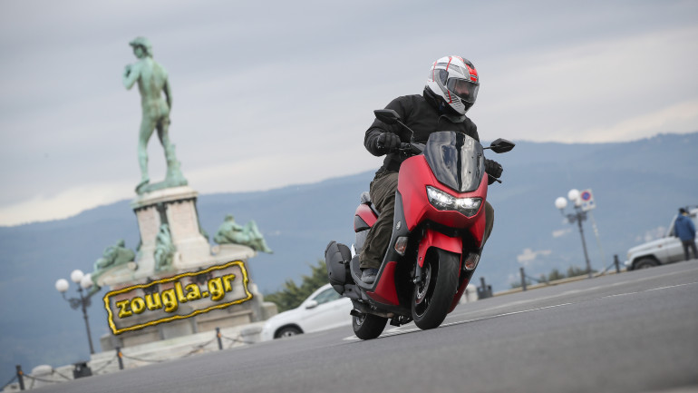 Πρώτη επαφή με το Yamaha ΝΜΑΧ 125 στην Ιταλία
