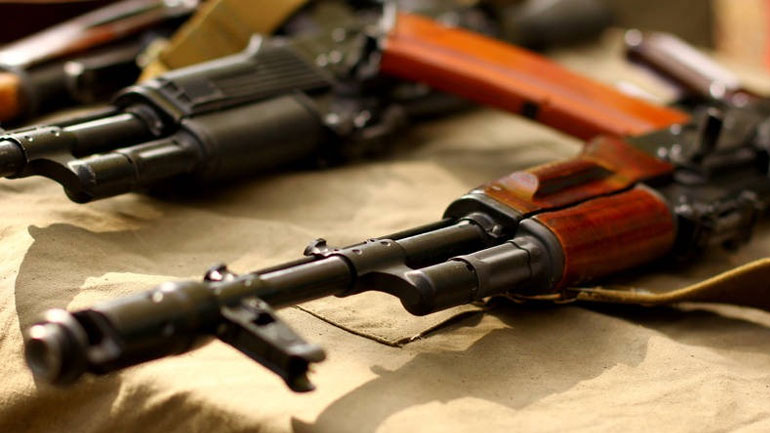 Πολυετείς ποινές κάθειρξης για τους ληστές με τις μάσκες και το καλάζνικοφ