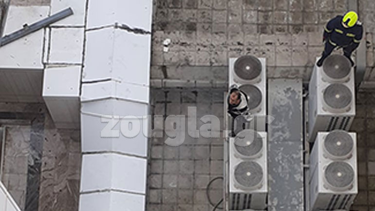 Φωτιά στον β΄ όροφο του Εφετείου Αθηνών