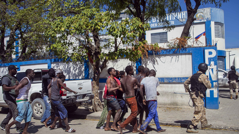 Αϊτή: Πολύνεκρη απόδραση δεκάδων κρατουμένων από φυλακή