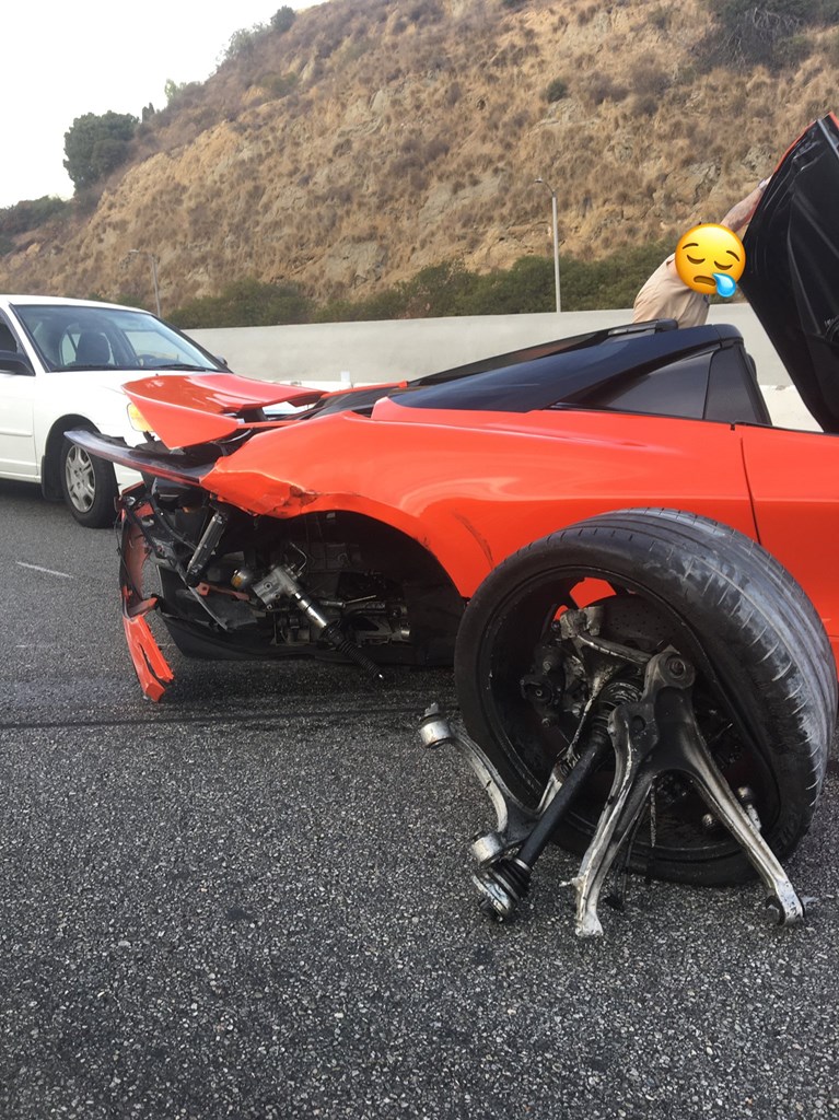 Η πρόσκρουση ήταν τόσο σφοδρή που έφυγε ο πίσω τροχός