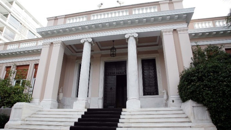 Μαξίμου: Δεν είναι δυνατόν να ζητείται και μάλιστα από τον κ. Τσίπρα παραβίαση της έννομης τάξης