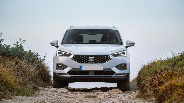 Τέσσερις εκδόσεις για τη δίλιτρη έκδοση με έμφαση στον εξοπλισμό άνεσης και ασφάλειας