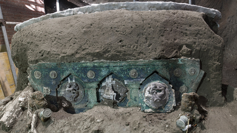 Πομπηία: Στο φως σχεδόν άθικτο ρωμαϊκό άρμα