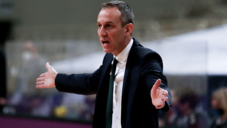 Κάτας: «Θα παίξει με Μπαρτσελόνα ο Χεζόνια»