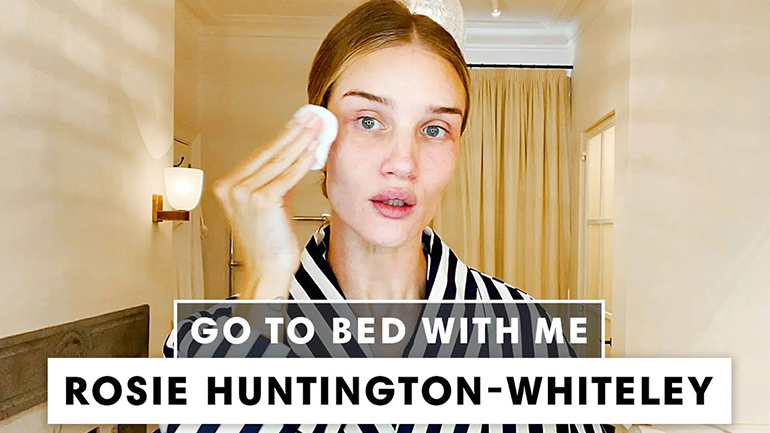 Go to bed with Rosie Huntington-Whiteley – Η διάσημη καλλoνή μοιράζεται τη night care routine της