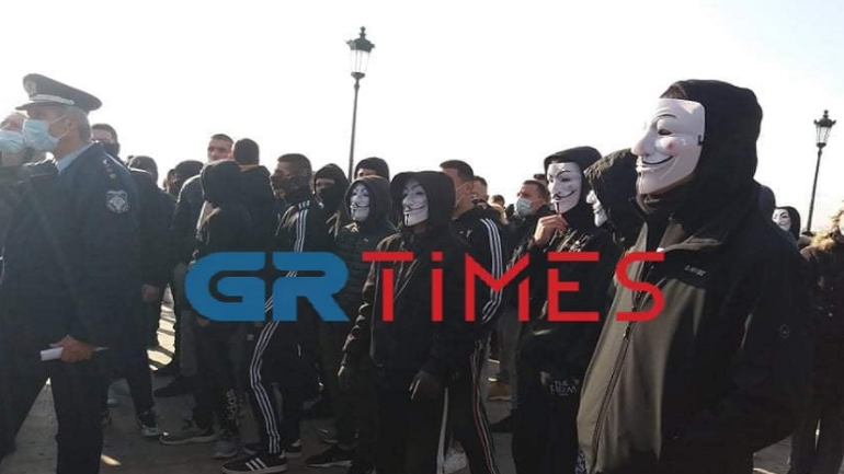 Θεσσαλονίκη: Συγκέντρωση κατά του lockdown – «Όχι στα τοξικά εμβόλια, δεν είμαστε πειραματόζωα» Θεσσαλονίκη: Συγκέντρωση κατά του lockdown – «Όχι στα τοξικά εμβόλια, δεν είμαστε πειραματόζωα»