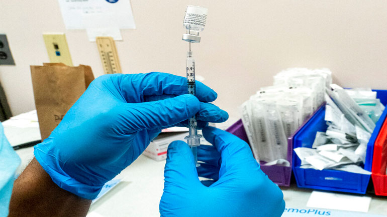 «Οι εμβολιασμοί θα αγγίξουν το 1 εκατ. μέχρι τις 5 Μαρτίου»