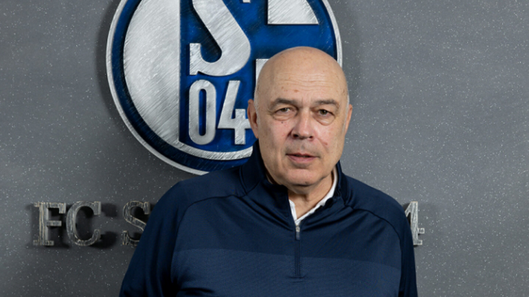 Η Σάλκε απέλυσε τον Γκρος