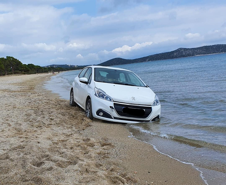Αληθινή... εικόνα από την παραλία του Σχοινιά!
