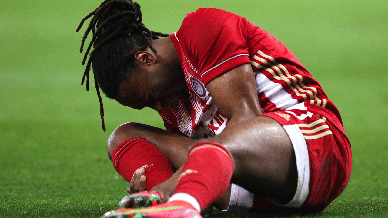 Ολυμπιακός: Κάκωση στον έσω πλάγιο σύνδεσμο η πρώτη εκτίμηση για τον Σεμέδο – Ες αύριον τα σπουδαία