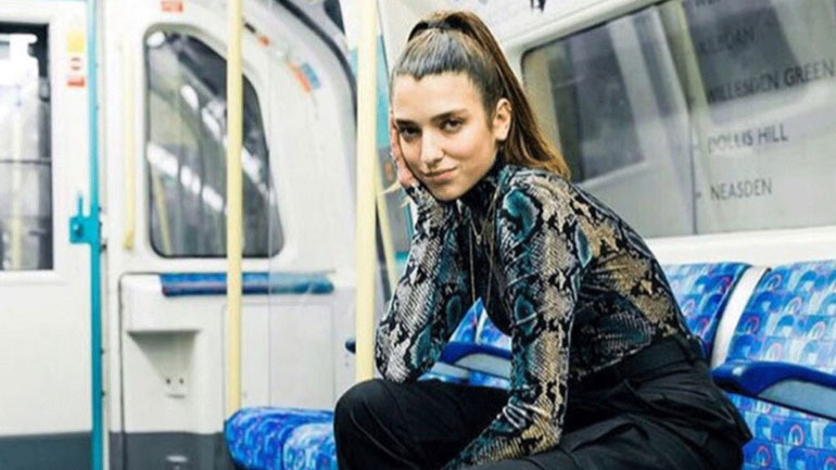 H αδερφή της Dua Lipa έκλεψε τις εντυπώσεις στην Εβδομάδα Μόδας του Μιλάνου