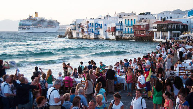 «Atlantic» για την πανδημία: Tο καλοκαίρι πιθανώς θα μοιάζει με «θαύμα και αποκάλυψη»