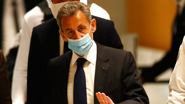 Σε κατ’ οίκον περιορισμό με ηλεκτρονικό βραχιολάκι ο Σαρκοζί