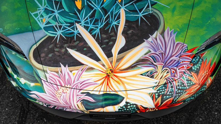 Το σήμα της Porsche βρίσκεται στην καρδιά του λουλουδιού