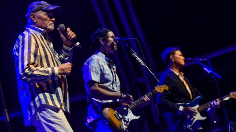 Οι Beach Boys ηχογράφησαν εκ νέου το «Add Some Music to Your Day»