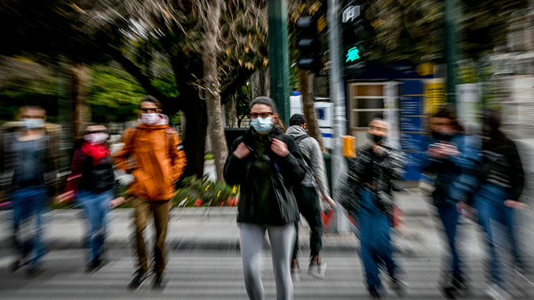 Θωμαΐδης: «Δεν βλέπουμε μείωση στο ιικό φορτίο»