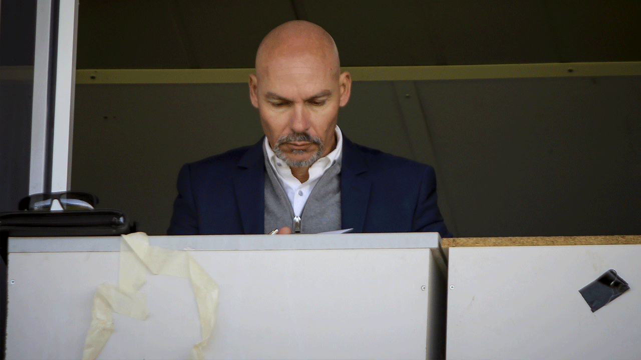 Κάκος: «Έπρεπε να ακυρωθεί το γκολ του Εμβιλά»