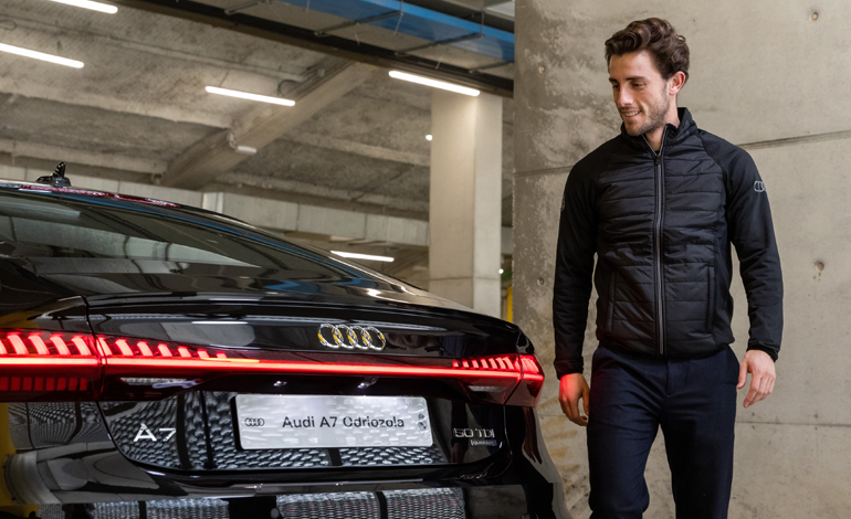 O Odriozola ένα μαύρο A7.