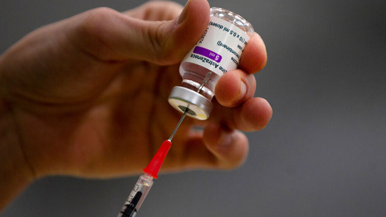 Βέλγιο: «Το εμβόλιο της ΑstraZeneca μπορεί να χορηγηθεί και στους άνω των 55 ετών»