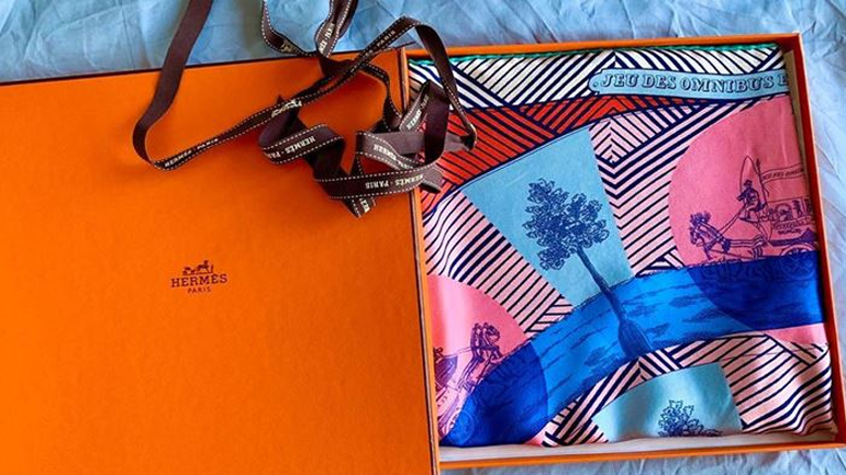 «Ελευθερία»: Το νέο μεταξωτό μαντίλι του οίκου Hermès για την Ελληνική Επανάσταση