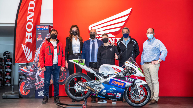 Όλοι οι άνθρωποι που βρίσκονται πίσω από την προσπάθεια του νεαρού Φουρθιώτη.