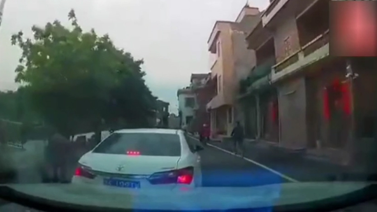 Οδηγός προκαλεί πολύ σοβαρό τροχαίο ατύχημα Οδηγός προκαλεί πολύ σοβαρό τροχαίο ατύχημα