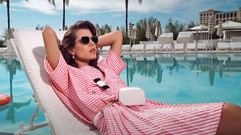 Charlotte Casiraghi: Η εγγονή της Grace Kelly εντυπωσιάζει στη νέα καμπάνια της Chanel