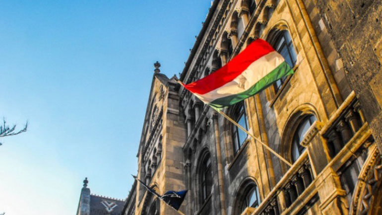 Η Βουδαπέστη ενισχύει τα περιοριστικά μέτρα μπροστά στην έξαρση της πανδημίας