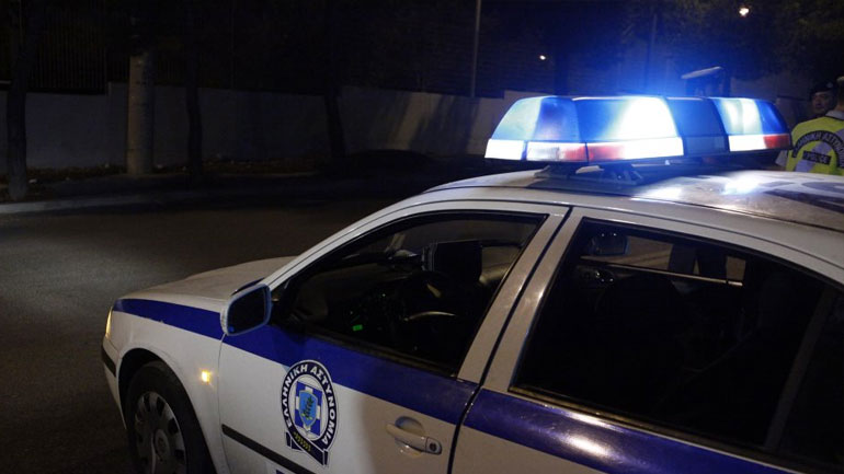 Φθορές από γκαζάκι σε είσοδο πολυκατοικίας στο κέντρο της Θεσσαλονίκης