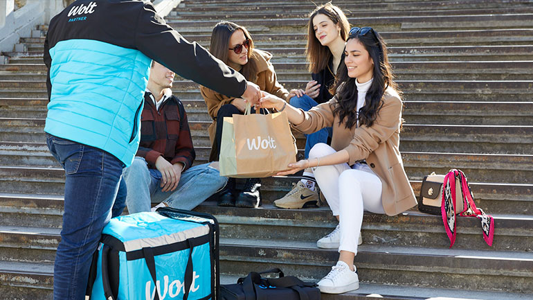 Wolt: Διαθέσιμη η υπηρεσία online delivery και στην Πάτρα