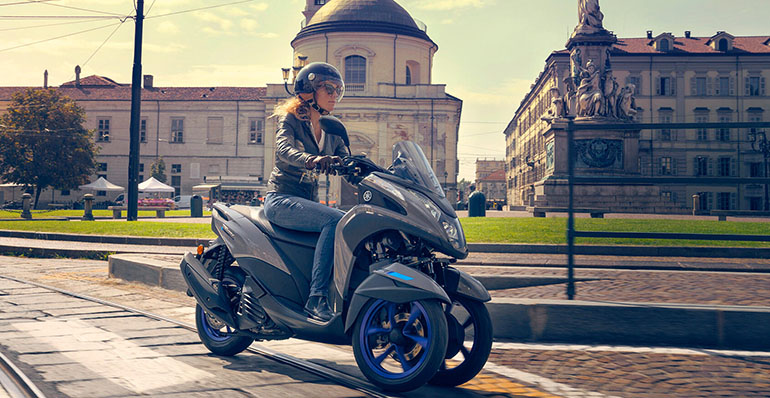 Τις μοτοσικλέτες (κυρίως) πόλης θα μπορούν να οδηγούν με άδεια οδήγησης Β όσοι το έχουν στην κατοχή τους 6 χρόνια και είναι πάνω από 27 ετών...