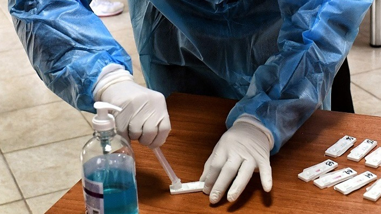 Θεσσαλονίκη: Προπηλάκισαν κλιμάκιο του ΕΟΔΥ που έκανε rapid tests