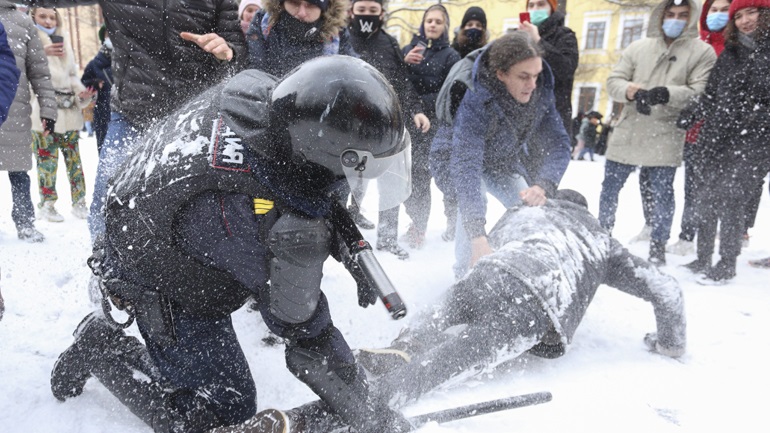 Τα ρωσικά ΜΑΤ ψάχνουν να προσλάβουν ελεύθερους σκοπευτές «χωρίς εμπειρία»