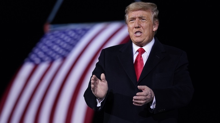 Φραστική επίθεση Τραμπ στον Ρεπουμπλικανό σύμβουλο στρατηγικής Καρλ Ρόουβ