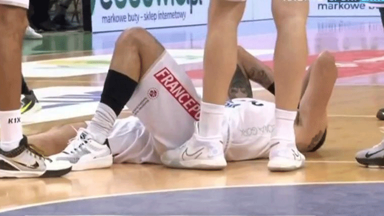 Τραυματίστηκε στο γόνατο ο Νίκος Παππάς – Φόβοι για μεγάλη ζημιά