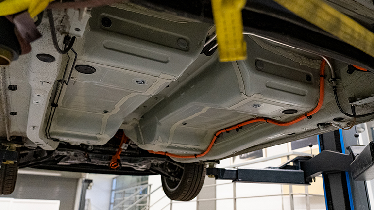 Το πάτωμα του ηλεκτρικού Citigo χωρίς τις μπαταρίες...