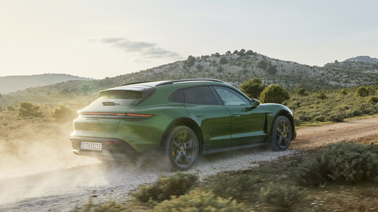 Επιδόσεις supercar και ικανότητες crossover