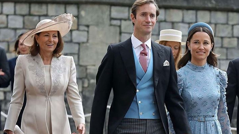 H Carole Middleton μόλις επιβεβαίωσε τη δεύτερη εγκυμοσύνη της Pippa Middleton