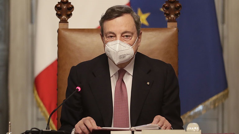 Η Ρώμη εμμένει στην απαγόρευση εξαγωγής εμβολίων