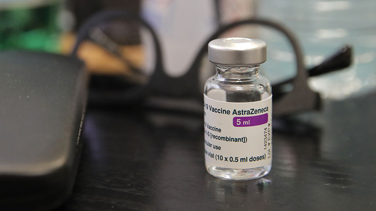 Financial Times: Η Ε.Ε. ζητάει πρόσβαση στα εμβόλια της AstraZeneca που παράγονται στις ΗΠΑ