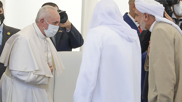 Ιράκ: Ο πάπας Φραγκίσκος κατήγγειλε την τρομοκρατία και υπερασπίστηκε τη θρησκευτική ελευθερία