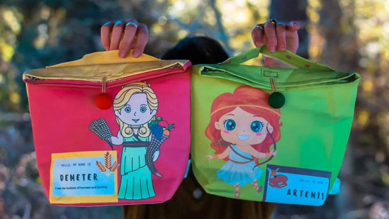 Μαθητές έγιναν επιχειρηματίες και δημιούργησαν βιοδιασπώμενα σουβενίρ με… αρχαιοελληνικό πνεύμα