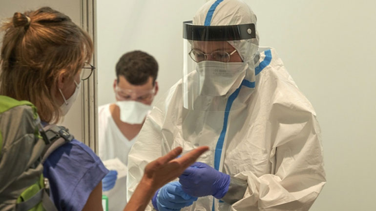 Γερμανία: Τρόφιμοι οίκων ευγηρίας σχεδόν τα μισά από τα θύματα της πανδημίας