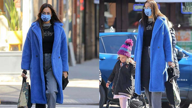 Irina Shayk: Βόλτα με την κόρη της φορώντας electric-blue παλτό