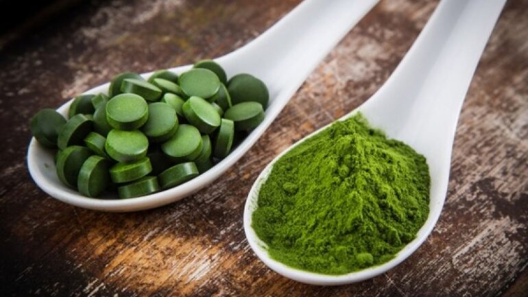 Μπορεί η σπιρουλίνα να μειώσει τα συμπτώματα της αλλεργικής ρινίτιδας;