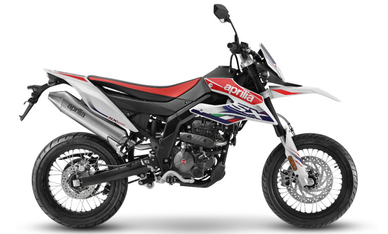 Με έντονα στοιχεία supermoto, το SX125 θα διασκεδάζει τον αναβάτη σε καθημερινή μετακίνηση.