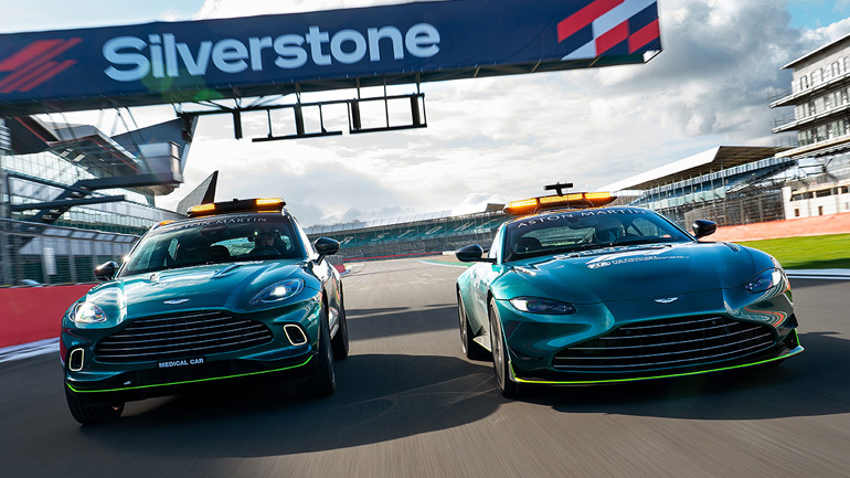 H DBX μεταμορφώθηκε σε medical car και η Vantage σε safety car.