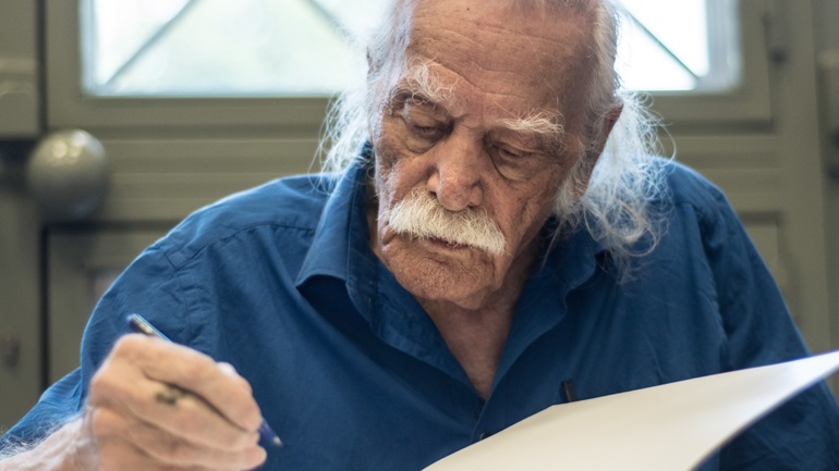 Το όνομα του Μανώλη Γλέζου παίρνει αίθουσα του Ευρωπαϊκού Κοινοβουλίου